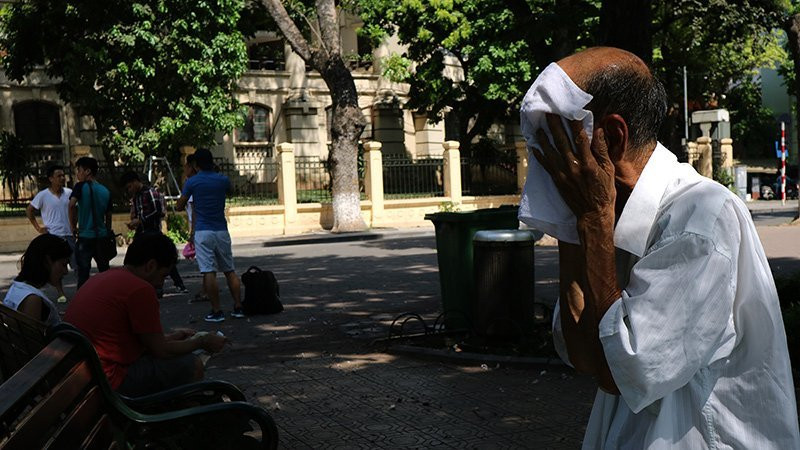 nắng nóng, thời tiết Hà Nội, Hà Nội, phố đi bộ, nóng kỷ lục, nóng gay gắt, Hồ Gươm