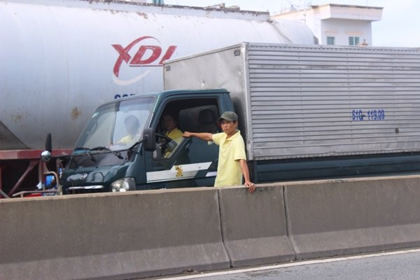 kẹt xe, cảng Cát Lái, ùn tắc giao thông, Sài Gòn, kẹt xe nghiêm trọng