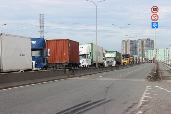 kẹt xe, cảng Cát Lái, ùn tắc giao thông, Sài Gòn, kẹt xe nghiêm trọng