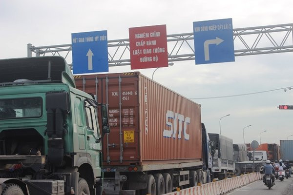 kẹt xe, cảng Cát Lái, ùn tắc giao thông, Sài Gòn, kẹt xe nghiêm trọng