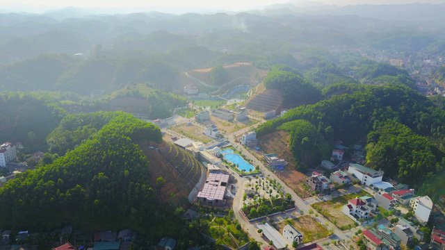 Dinh thự của gia đình ông Phạm Sỹ Quý nằm trong khu vui chơi của phường Minh Tân, TP Yên Bái, tỉnh Yên Bái.