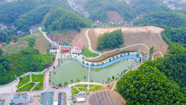 Ngày 9/6, ông Trần Nhật Tân, chánh thanh tra tỉnh Yên Bái đã ký quyết định thanh tra việc chấp hành các quy định của pháp luật về đất đai, việc cấp phép xây dựng và quản lý xây dựng khu dinh cơ của gia đình ông Giám đốc Sở TN - MT. Thời hạn thanh tra được nêu trong vòng 45 ngày, không tính ngày nghỉ, ngày lễ.