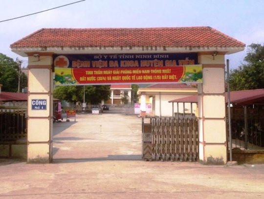 Cảnh cáo giám đốc bệnh viện đánh bài ăn tiền - Ảnh 2.