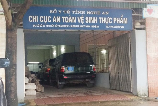 Chi cuc truong o Nghe An xin tu chuc sau nghi van sinh con thu 4 hinh anh 2