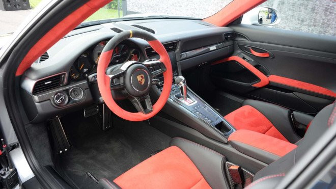 Porsche 911 GT2 RS 2018 - chiec 911 manh me nhat lich su hinh anh 5