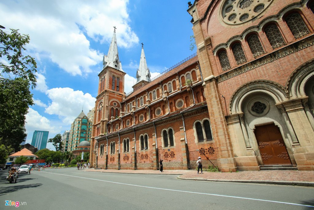 Nha tho Duc Ba o Sai Gon bat dau dot trung tu keo dai 2 nam hinh anh 4
