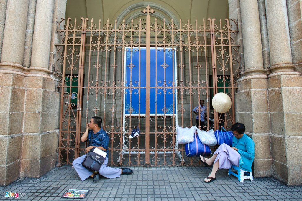 Nha tho Duc Ba o Sai Gon bat dau dot trung tu keo dai 2 nam hinh anh 6