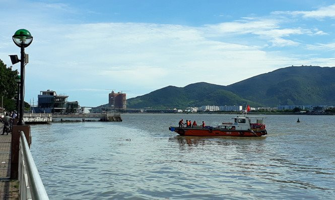 Nhảy sông cứu người, nam thanh niên bị nước cuốn mất tích - ảnh 1