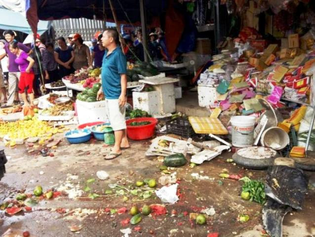 nguyen nhan nao khien xe bien xanh dam thuong vong 5 nguoi? hinh anh 1