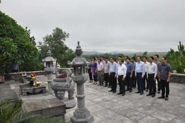 Đảng bộ Khối các cơ quan Trung ương trao tặng nhà tình nghĩa cho các gia đình có công với cách mạng - ảnh 5