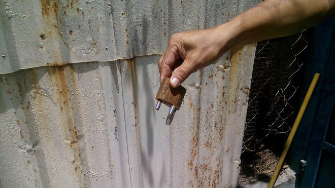 Chu nha bi can bo be khoa: 'Sao chi bat ga Dong Tao, de lai bo cau?' hinh anh 1