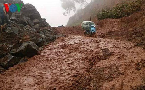 lai chau sat lo nghiem trong 2 nguoi tu vong do dat da vui lap hinh 1