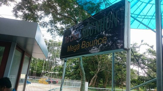 Đứt cáp trò chơi siêu nhún trên Hồ Mây, 1 du khách nhập viện - Ảnh 3.