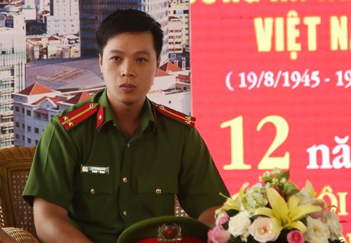 trinh-sat-le-chan-gay-bam-theo-duong-day-ma-tuy-van-kinh-duong