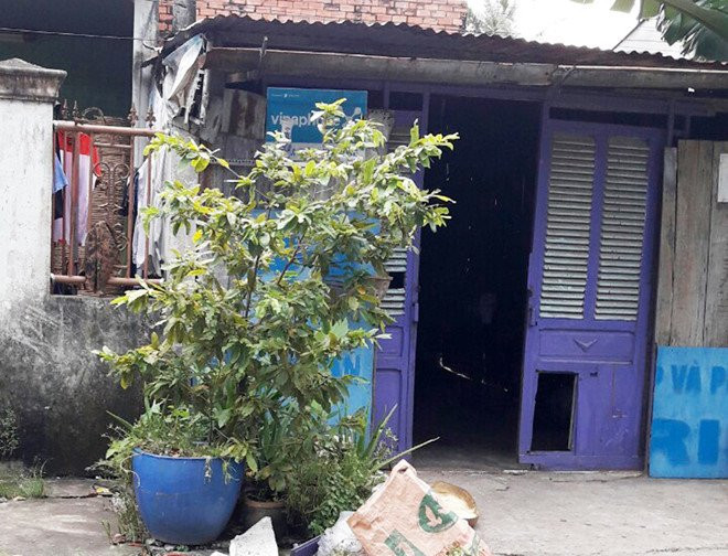 Vo chong dang ngu bi bang doi no thue xong vao nha truy sat hinh anh 1