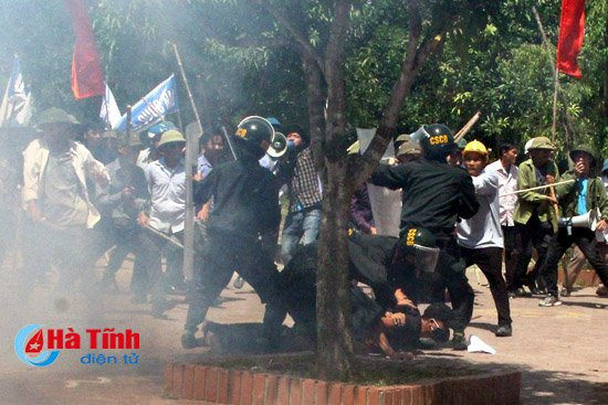 photo gay can man giai cuu con tin tai ubnd huyen vu quang