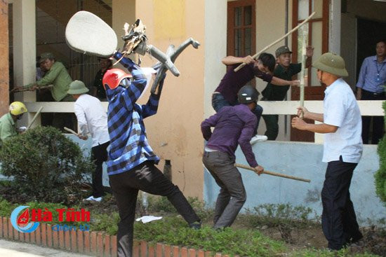 photo gay can man giai cuu con tin tai ubnd huyen vu quang