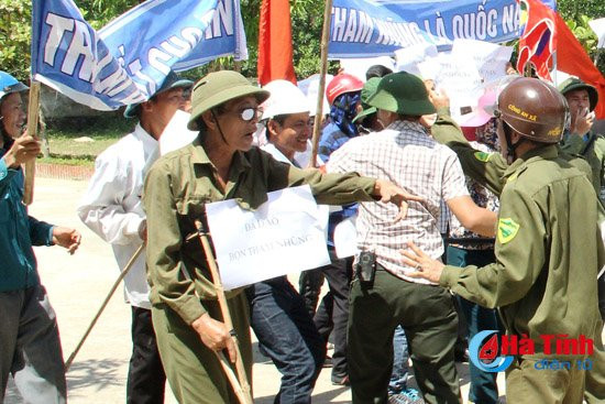 photo gay can man giai cuu con tin tai ubnd huyen vu quang