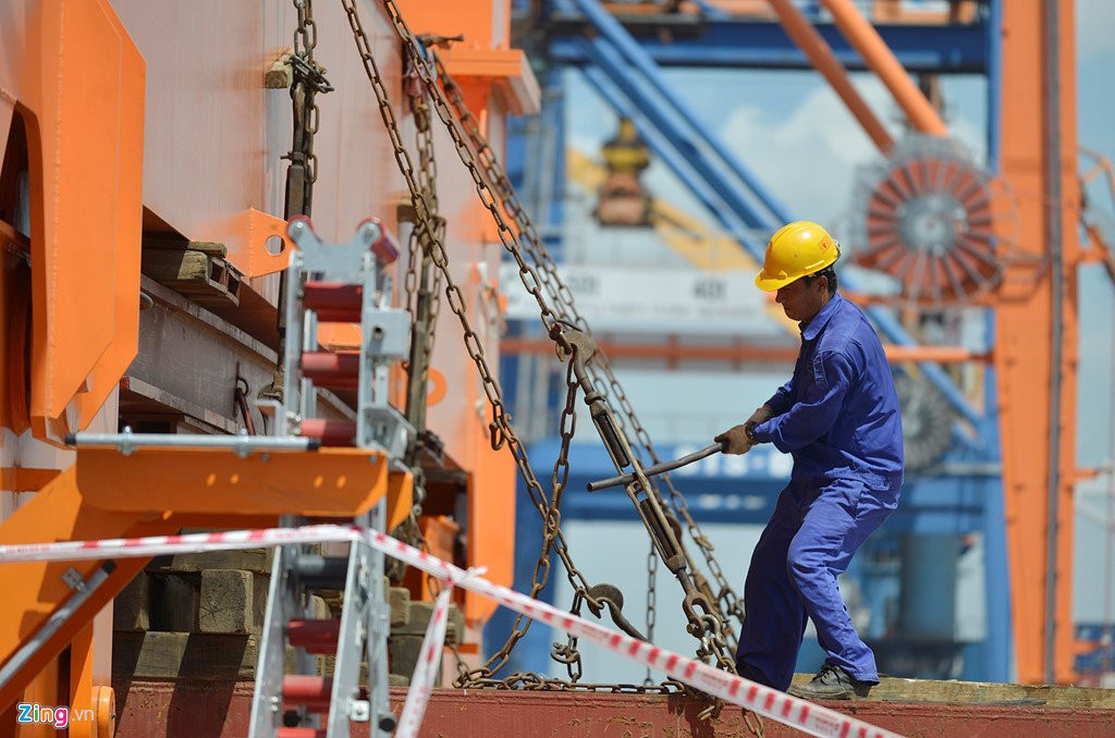 Di chuyen can cau 700 tan bang dieu khien tu xa o Hai Phong hinh anh 11