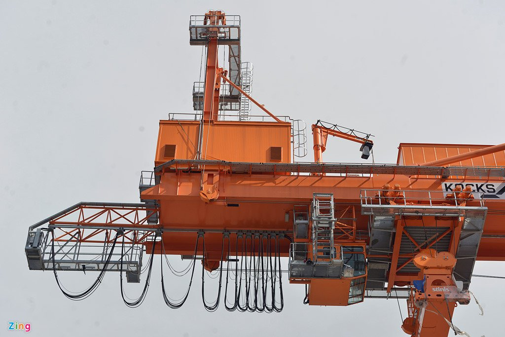 Di chuyen can cau 700 tan bang dieu khien tu xa o Hai Phong hinh anh 8