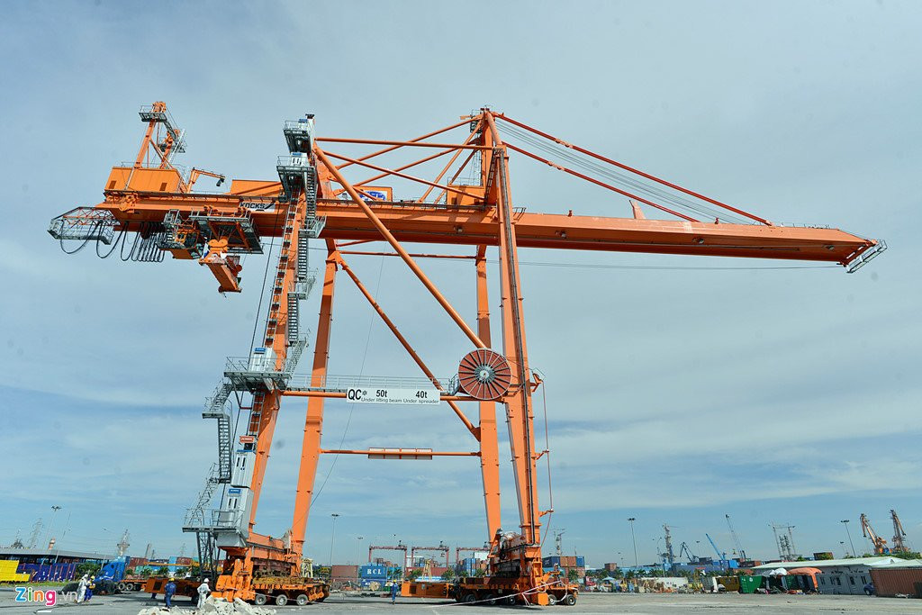 Di chuyen can cau 700 tan bang dieu khien tu xa o Hai Phong hinh anh 2