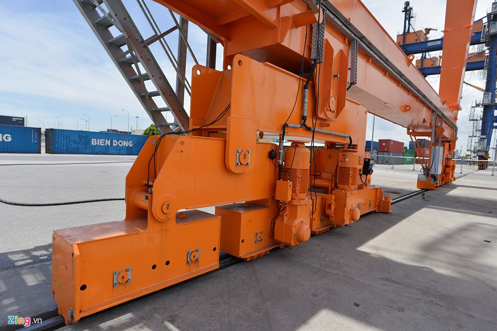 Di chuyen can cau 700 tan bang dieu khien tu xa o Hai Phong hinh anh 12