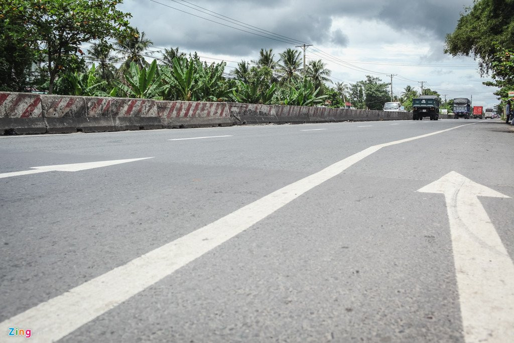 Duong lun, o voi tren doan quoc lo dau tu 300 ty trai tham o Cai Lay hinh anh 1