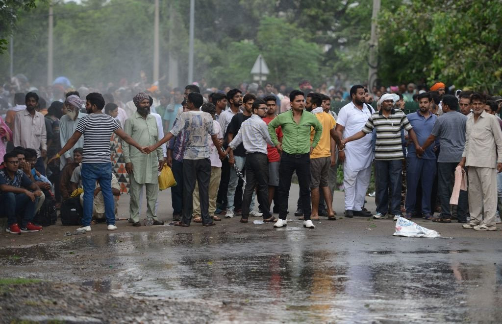 An Do: Lanh tu tinh than bi ket toi cuong hiep, bao dong 22 nguoi chet hinh anh 3