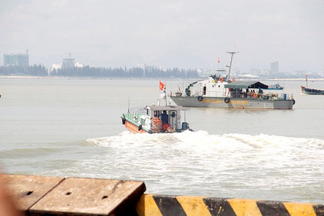 Mục kích diễn tập chống khủng bố trên cảng Tiên Sa - ảnh 7