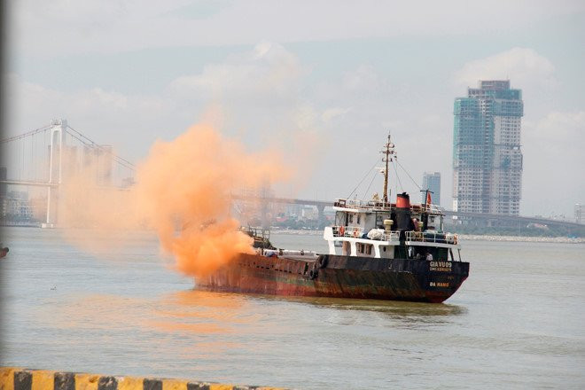 Mục kích diễn tập chống khủng bố trên cảng Tiên Sa - ảnh 9