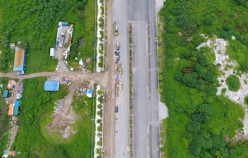 Toan canh duong moi 1.500 ty noi Nguyen Xien - Xa La hinh anh 3