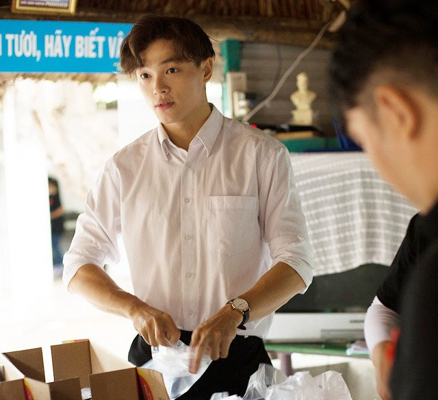 Tu chang trai khong the hit dat 10 lan lien tiep den 'soai ca' 6 mui hinh anh 1