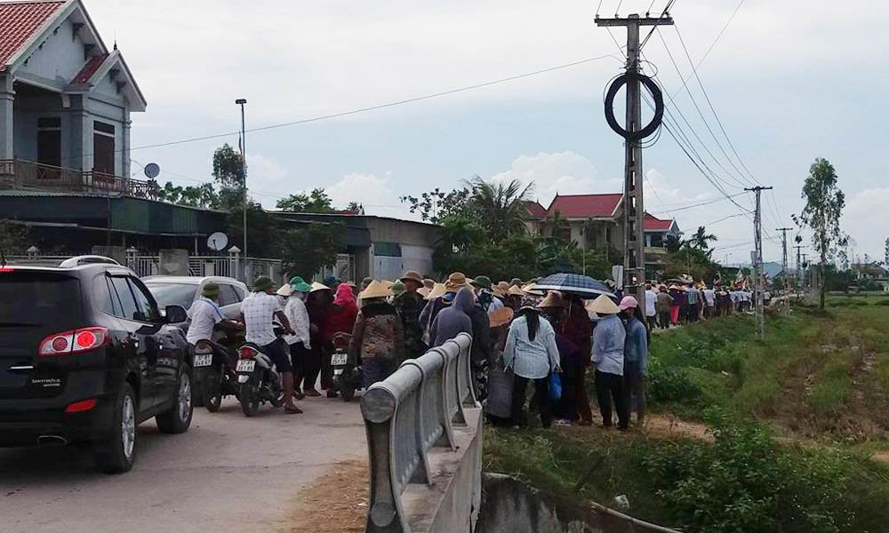 tự tử, nhảy cầu, tự vẫn, Nghệ An, mẹ trẻ nhảy cầu