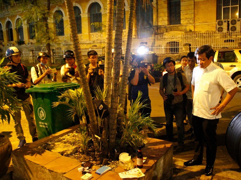 Bị bắt 'tè bậy', người xe ôm khóc giải bày cùng ông Hải - ảnh 13