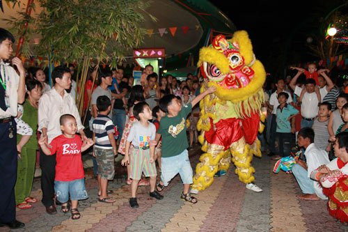 20140906-tet-trung-thu-cho-be-tai-khu-vui-choi-tho-trang-21 5