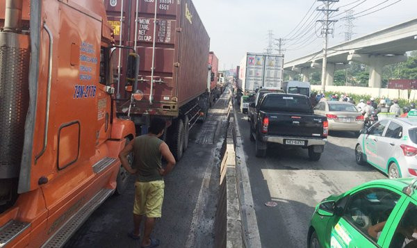 kẹt xe, ùn tắc, xa lộ Hà Nội, Phạm Văn Đồng, Sài Gòn