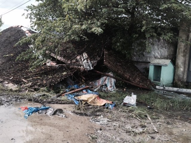 2 nguoi chet, 14 nan nhan bi thuong trong vu lat xe khach hinh anh 1