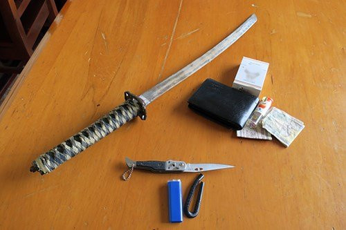 Cầm kiếm xông vào quán cà phê 'xin đểu' - ảnh 2