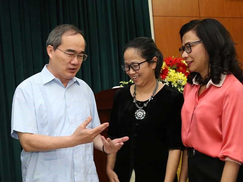 Đặt hàng báo chí cùng chấm điểm chính quyền - ảnh 1