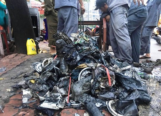 4 máy thay siêu máy bơm chống ngập đường Nguyễn Hữu Cảnh - Ảnh 2.