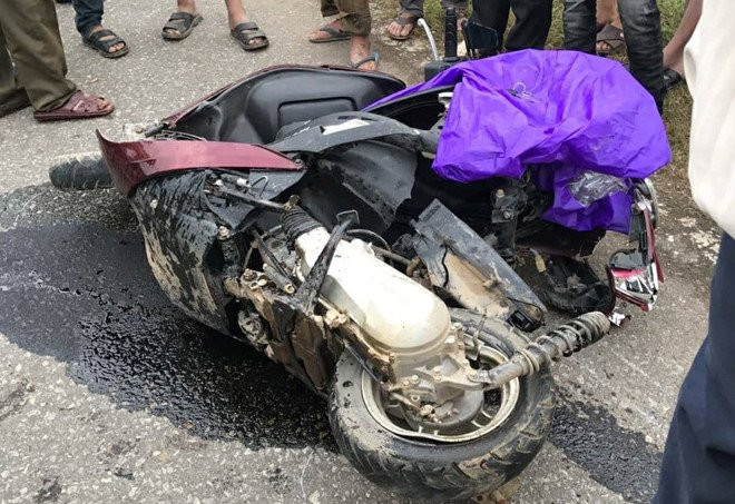 Tai xe oto thao bien so, roi hien truong sau tai nan chet nguoi hinh anh 2