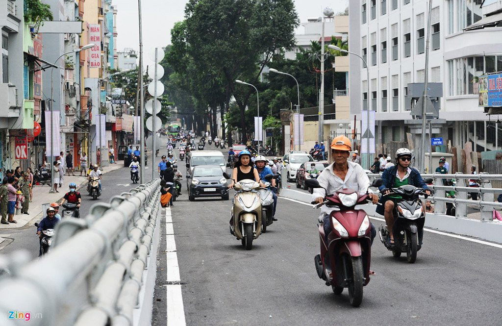 Thong xe cau vuot chu Y o nga 6 Go Vap hinh anh 2