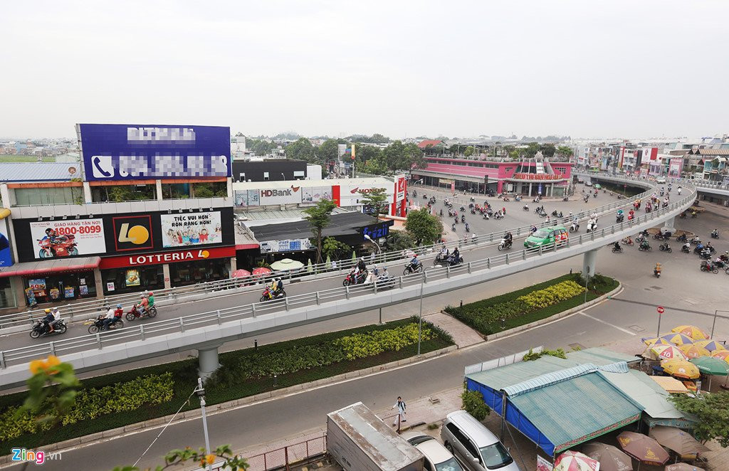 Thong xe cau vuot chu Y o nga 6 Go Vap hinh anh 3