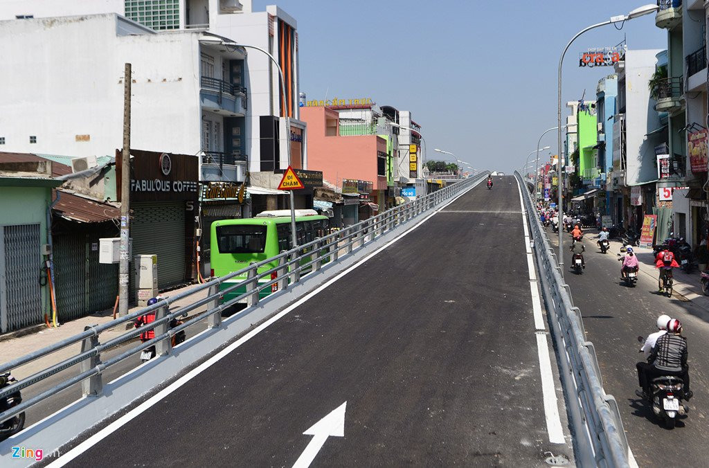 Thong xe cau vuot chu Y o nga 6 Go Vap hinh anh 5