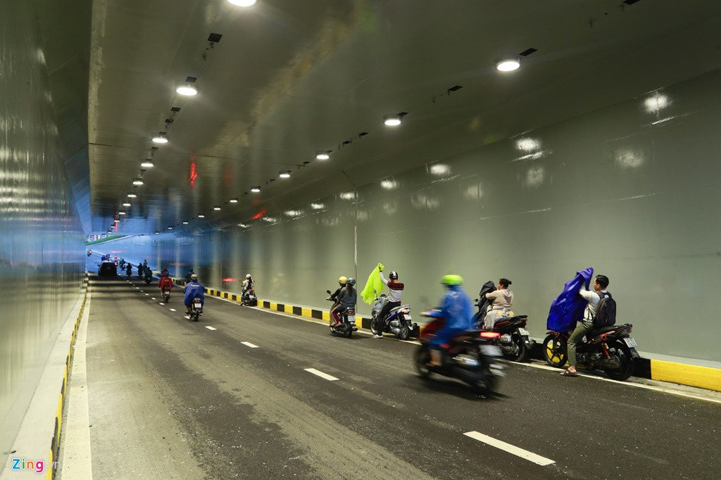 Ham chui 120 ty phuc vu APEC thong xe trong mua hinh anh 4
