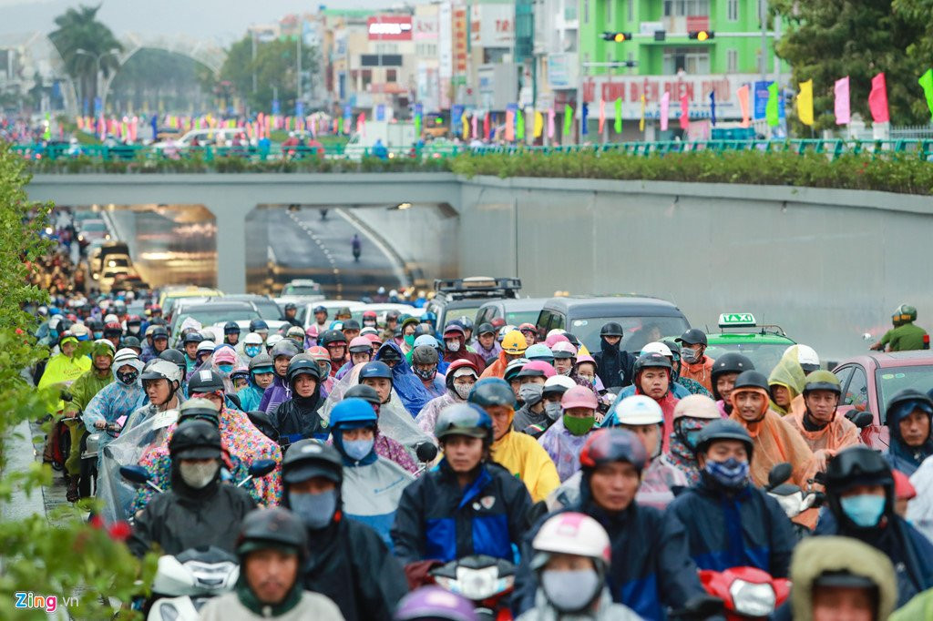 Ham chui 120 ty phuc vu APEC thong xe trong mua hinh anh 8