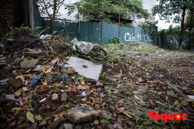 Nhà sinh viên Pháp Vân - Tứ Hiệp: Dùng máy xúc để dọn kim tiêm - ảnh 16