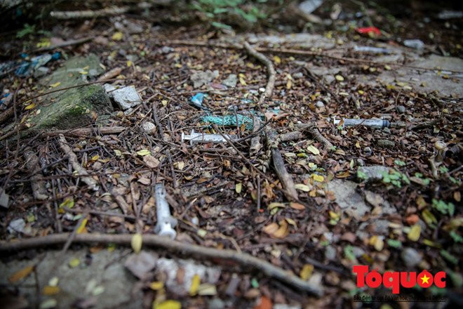 Nhà sinh viên Pháp Vân - Tứ Hiệp: Dùng máy xúc để dọn kim tiêm - ảnh 8