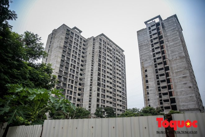 Nhà sinh viên Pháp Vân - Tứ Hiệp: Dùng máy xúc để dọn kim tiêm - ảnh 1