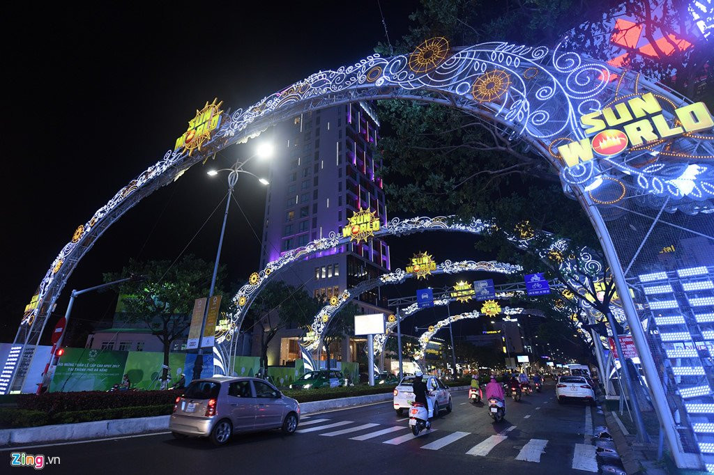 Da Nang trang hoang ruc ro chao don Tuan le cap cao APEC 2017 hinh anh 16